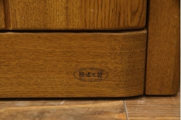 食器棚を綺麗に再生!高品質リペアを施し、天然成分の防カビ材を塗布。