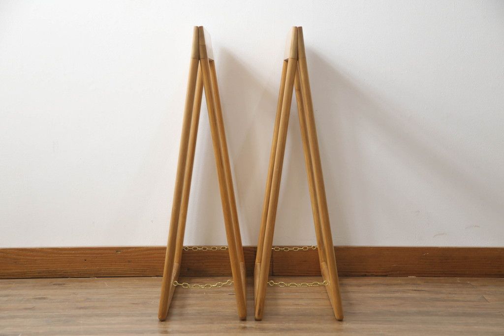 テーブルの脚を綺麗に再生!クリーニング・キズ部分の着色・ワックスがけ。強度上差支えがある部分の埋木加工。ストッパーの取り付け。