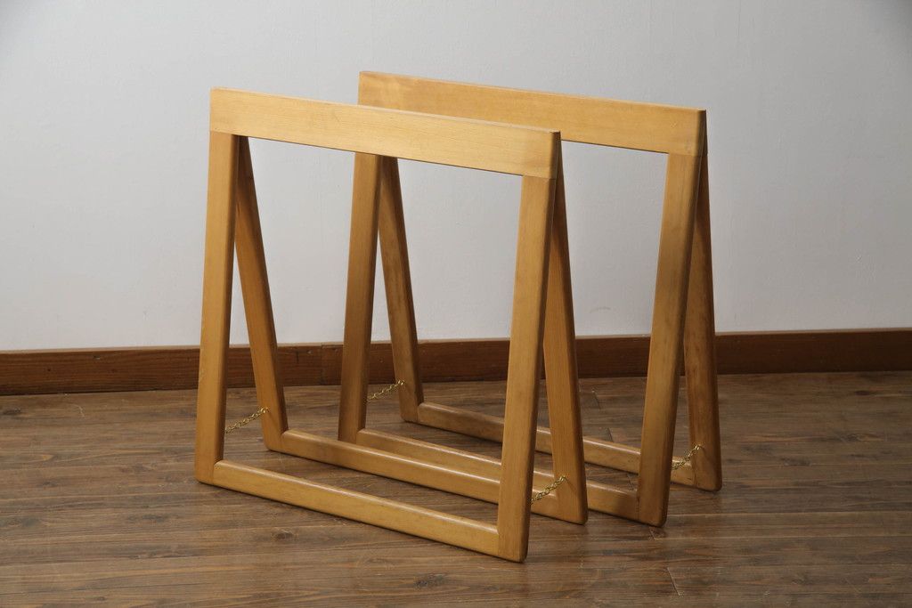 テーブルの脚を綺麗に再生!クリーニング・キズ部分の着色・ワックスがけ。強度上差支えがある部分の埋木加工。ストッパーの取り付け。