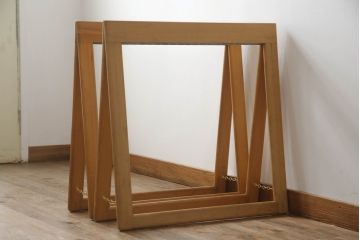 テーブルの脚を綺麗に再生!クリーニング・キズ部分の着色・ワックスがけ。強度上差支えがある部分の埋木加工。ストッパーの取り付け。