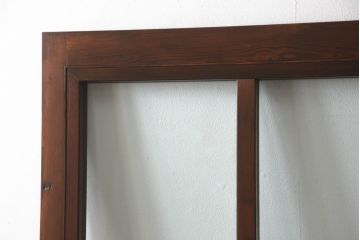 蔵戸をガラス戸にリメイク!!ご要望サイズにリサイズし、ガラス桟の製作、引手金具交換、戸車取り付け。ご希望の色に着色仕上げ。