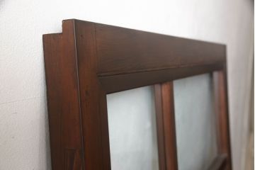 蔵戸をガラス戸にリメイク!!ご要望サイズにリサイズし、ガラス桟の製作、引手金具交換、戸車取り付け。ご希望の色に着色仕上げ。