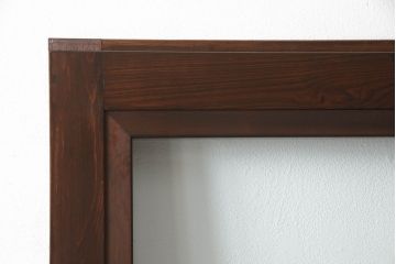 蔵戸をガラス戸にリメイク!!ご要望サイズにリサイズし、ガラス桟の製作、引手金具交換、戸車取り付け。ご希望の色に着色仕上げ。