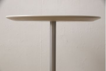 サイドテーブルをペイントリメイク!高品質リペアを施し、金属部分はリタッチ。ご希望の色にペイント仕上げ。