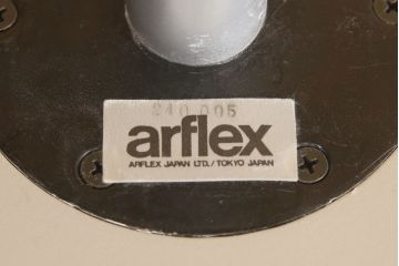 サイドテーブルをペイントリメイク!高品質リペアを施し、金属部分はリタッチ。ご希望の色にペイント仕上げ。