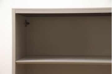 オープンキャビネットをペイントリメイク!高品質リペアを施し、ご希望の色にペイント仕上げ。