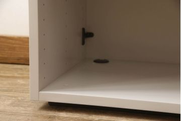 オープンキャビネットをペイントリメイク!高品質リペアを施し、ご希望の色にペイント仕上げ。