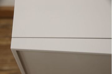 キャビネットをペイントリメイク!高品質リペアを施し、ご希望の色にペイント仕上げ。