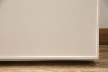 キャビネットをペイントリメイク!高品質リペアを施し、ご希望の色にペイント仕上げ。