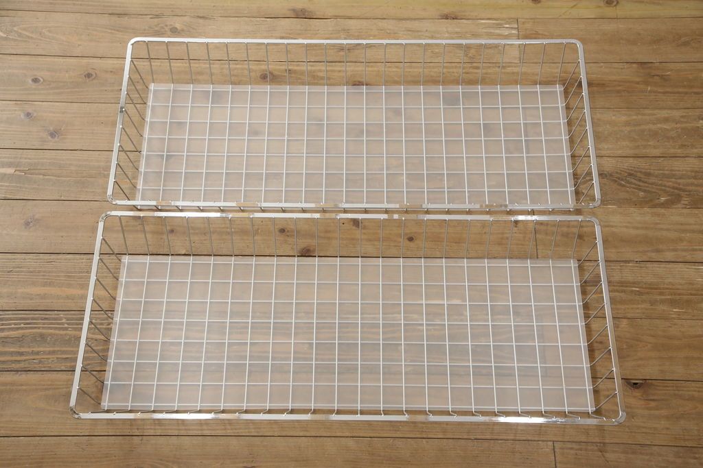 キャビネットをペイントリメイク!高品質リペアを施し、ご希望の色にペイント仕上げ。