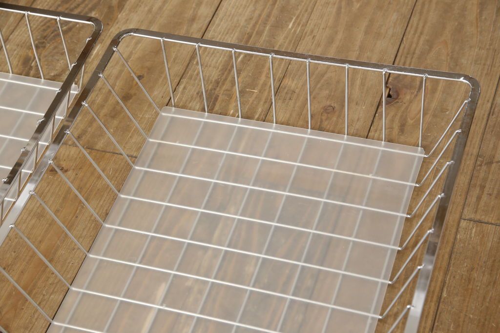 キャビネットをペイントリメイク!高品質リペアを施し、ご希望の色にペイント仕上げ。