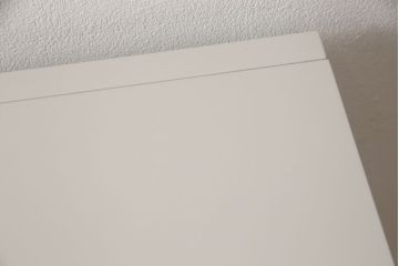 キャビネットをペイントリメイク!高品質リペアを施し、ご希望の色にペイント仕上げ。