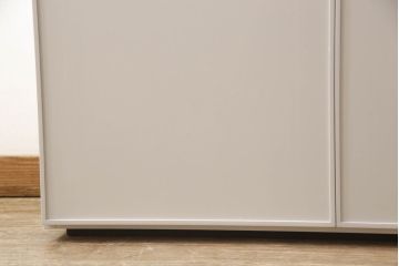 キャビネットをペイントリメイク!高品質リペアを施し、ご希望の色にペイント仕上げ。