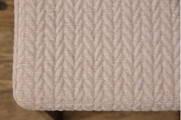 ドレッサーを綺麗に再生!椅子は座面と背面の生地を張り替え、座面の硬さを調整。ドレッサーは配線を新品に交換。