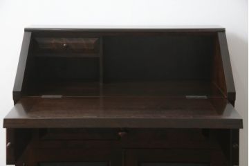 ライティングビューローを綺麗に再生!高品質リペアを施し、匂い対策の清掃。ワントーン落ち着いた色に着色仕上げ。