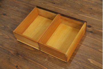 ライティングビューローを綺麗に再生!高品質リペアを施し、匂い対策の清掃。ワントーン落ち着いた色に着色仕上げ。