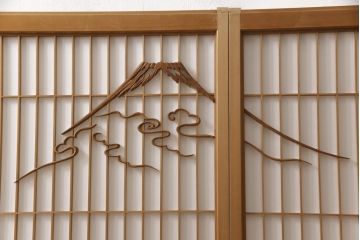 障子戸を綺麗に再生!クリーニング作業を行い、障子をプラスチック障子に張り替え。