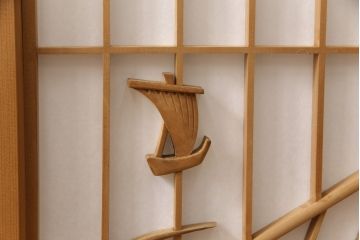 障子戸を綺麗に再生!クリーニング作業を行い、障子をプラスチック障子に張り替え。