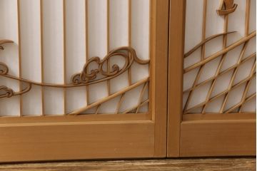 障子戸を綺麗に再生!クリーニング作業を行い、障子をプラスチック障子に張り替え。