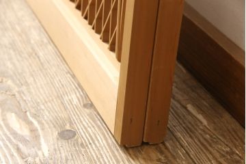 障子戸を綺麗に再生!クリーニング作業を行い、障子をプラスチック障子に張り替え。