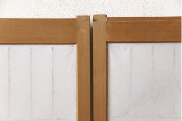 障子戸を綺麗に再生!クリーニング作業を行い、障子をプラスチック障子に張り替え。