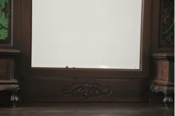 ドレッサーを綺麗に再生!高品質リペアを施し、割れや装飾の修復。天板の色褪せ部分は剥離し、現状の色味合わせた仕上げ。