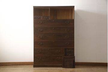 桐箪笥を綺麗に再生!鍵穴隠しを付け直し、剥離再塗装。ワントーン落ち着いた色味に着色。