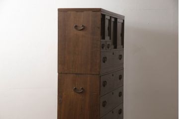 桐箪笥を綺麗に再生!鍵穴隠しを付け直し、剥離再塗装。ワントーン落ち着いた色味に着色。