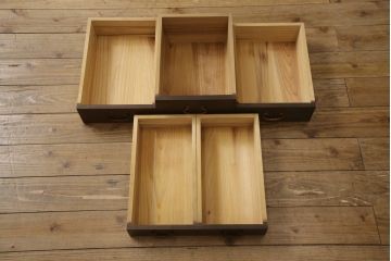 桐箪笥を綺麗に再生!鍵穴隠しを付け直し、剥離再塗装。ワントーン落ち着いた色味に着色。