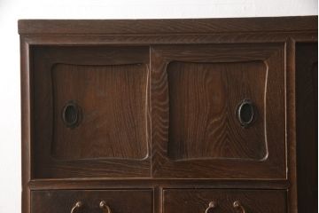 桐箪笥を綺麗に再生!鍵穴隠しを付け直し、剥離再塗装。ワントーン落ち着いた色味に着色。