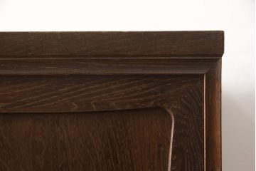 桐箪笥を綺麗に再生!鍵穴隠しを付け直し、剥離再塗装。ワントーン落ち着いた色味に着色。