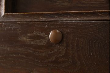 桐箪笥を綺麗に再生!鍵穴隠しを付け直し、剥離再塗装。ワントーン落ち着いた色味に着色。