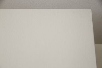 婚礼箪笥をドレッサーにリメイク!ご希望のサイズにリサイズし、脚をとつまみを取り付け。アンティークホワイトにペイント仕上げ。