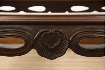 テーブルを塗装してリメイク!既存の塗料を剥離し、ご希望のカラーに塗り替え。