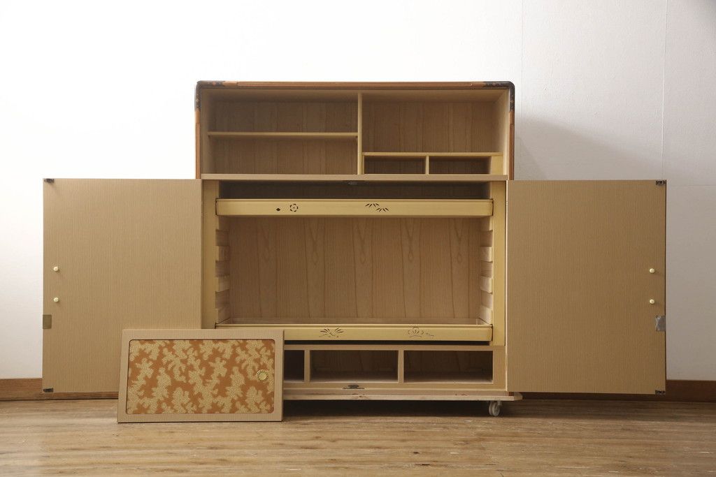 公式】アンティーク家具ラフジュ工房商品詳細ページ桐箪笥の上段