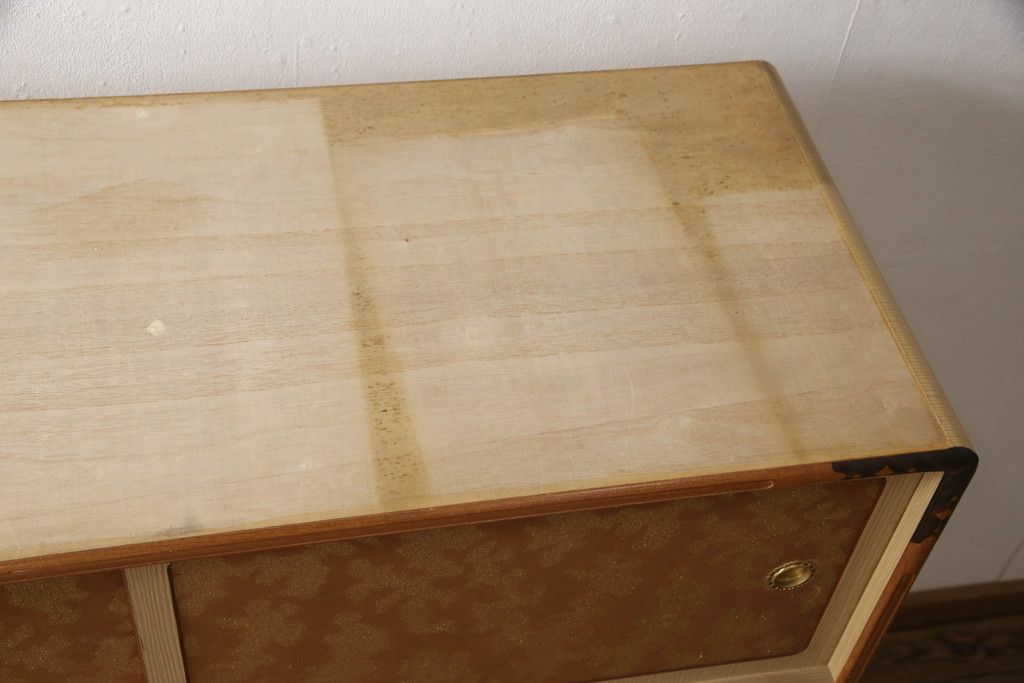 桐箪笥の上段を2分割にリメイク!上部と下部をはめ込む仕様に変更。背板に補強材を追加。