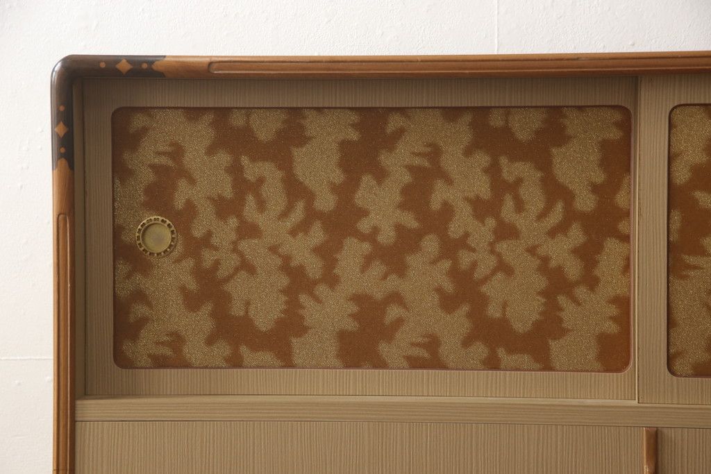 桐箪笥の上段を2分割にリメイク!上部と下部をはめ込む仕様に変更。背板に補強材を追加。