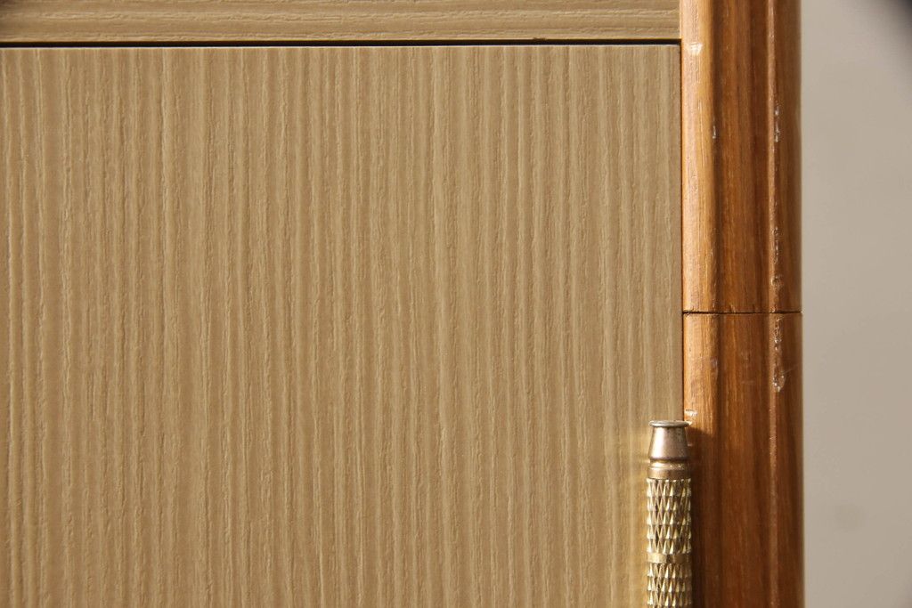 桐箪笥の上段を2分割にリメイク!上部と下部をはめ込む仕様に変更。背板に補強材を追加。