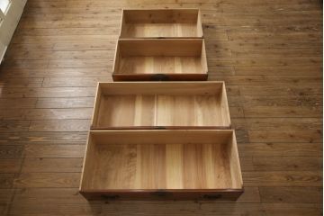 箪笥を綺麗に再生!高品質リペアを施し、現状をベースに着色仕上げ。