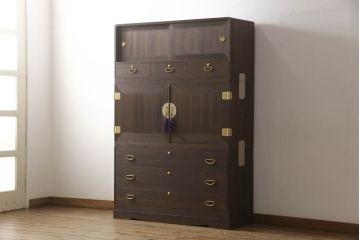 桐箪笥を着色リメイク!高品質リペアを施し、チェスナット系に着色仕上げ。