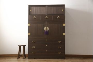 桐箪笥を着色リメイク!高品質リペアを施し、チェスナット系に着色仕上げ。