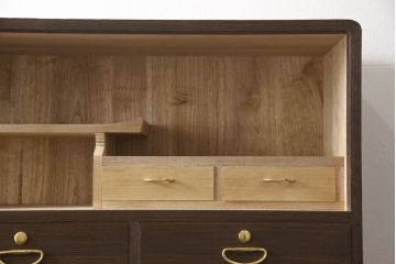 桐箪笥を着色リメイク!高品質リペアを施し、チェスナット系に着色仕上げ。