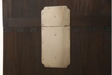 桐箪笥を着色リメイク!高品質リペアを施し、チェスナット系に着色仕上げ。