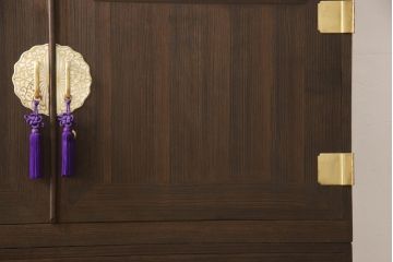 桐箪笥を着色リメイク!高品質リペアを施し、チェスナット系に着色仕上げ。