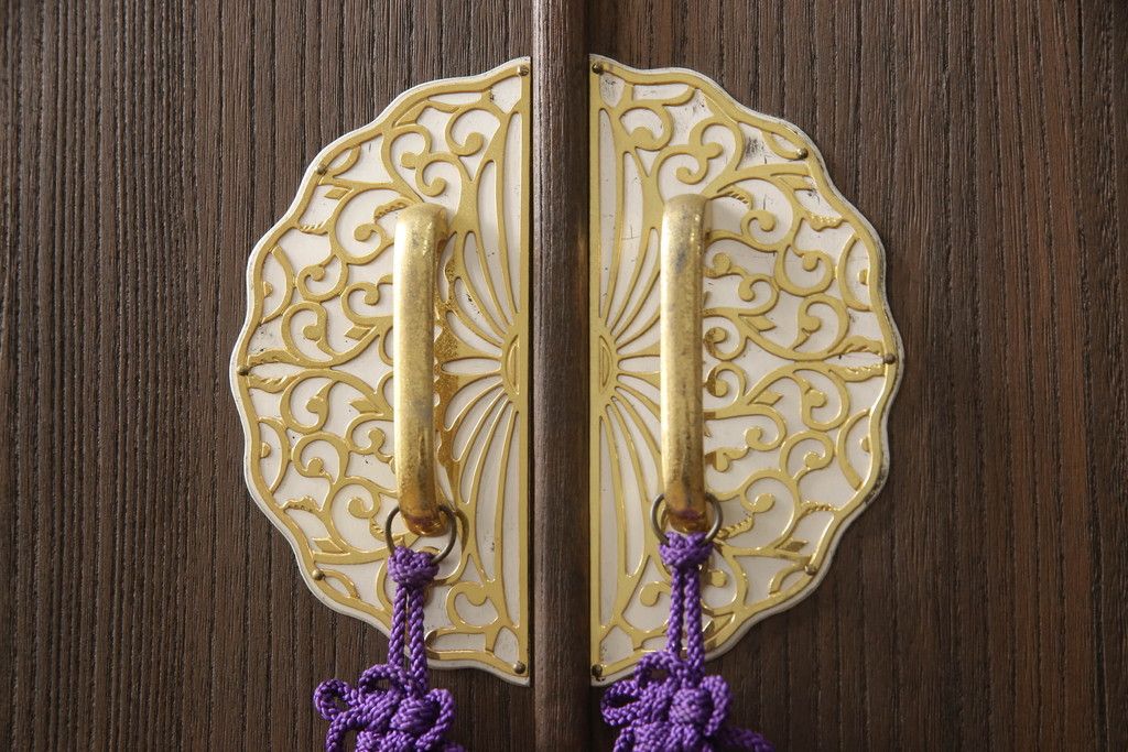 桐箪笥を着色リメイク!高品質リペアを施し、チェスナット系に着色仕上げ。