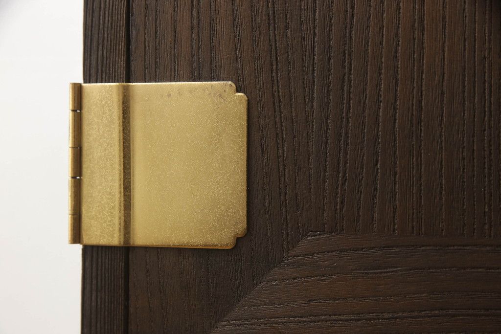 桐箪笥を着色リメイク!高品質リペアを施し、チェスナット系に着色仕上げ。