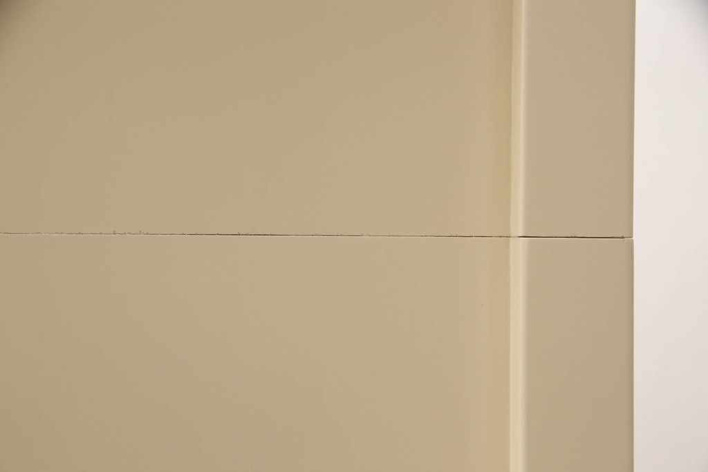 洋箪笥を小さくリメイク!引き出し3段分を無くして高さをリサイズ。