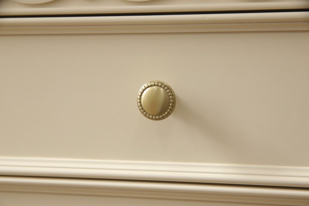 洋箪笥を小さくリメイク!引き出し3段分を無くして高さをリサイズ。