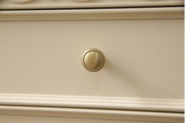 洋箪笥を小さくリメイク!引き出し3段分を無くして高さをリサイズ。