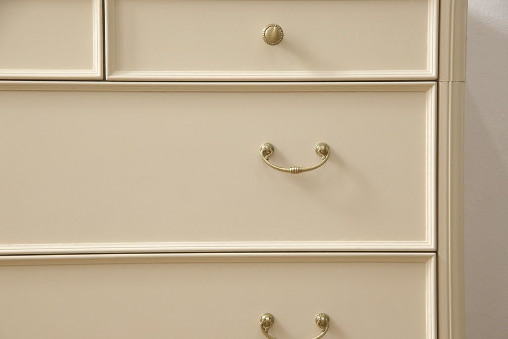 洋箪笥を小さくリメイク!引き出し3段分を無くして高さをリサイズ。